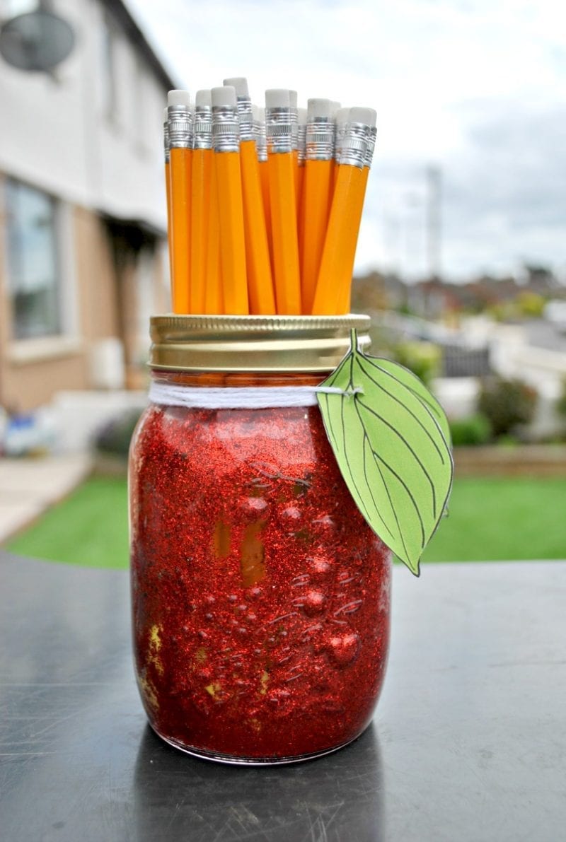 Gift for Teacher idea - a cute Apple pencil jar. Very easy to make, why not pop over to the post to see how! 