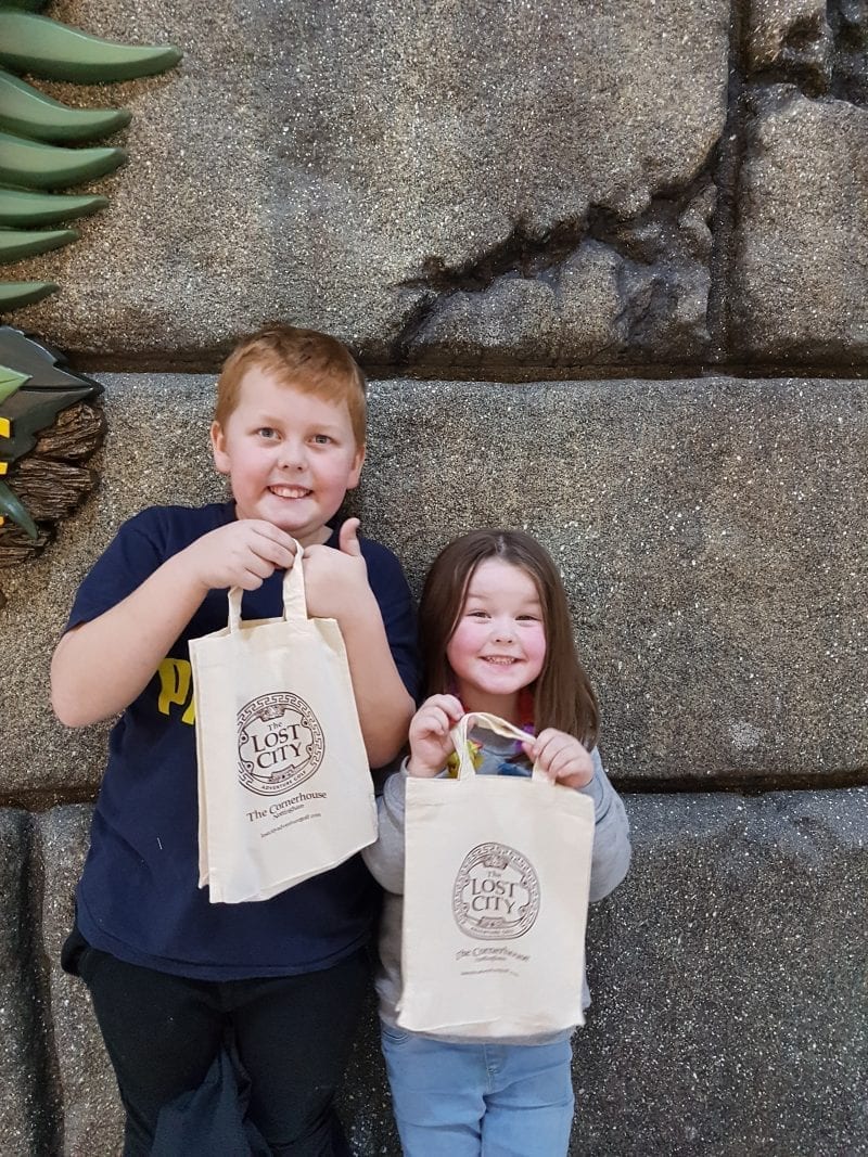Kids at Lost City Adventure golf