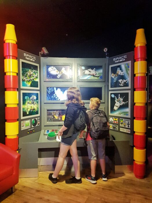 Space mission lego discovery centre