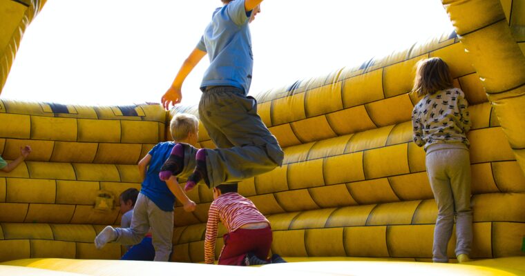 How much does it cost to rent a bounce house?