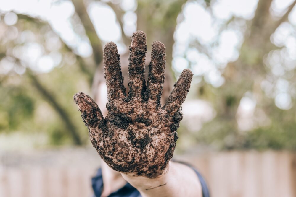 Fun In Nature – Starter Mud Kitchen Activities For Kids