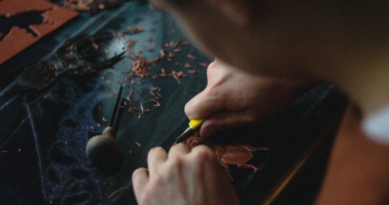How to Start a Home Crafting Business as a Mom: A Comprehensive Guide
