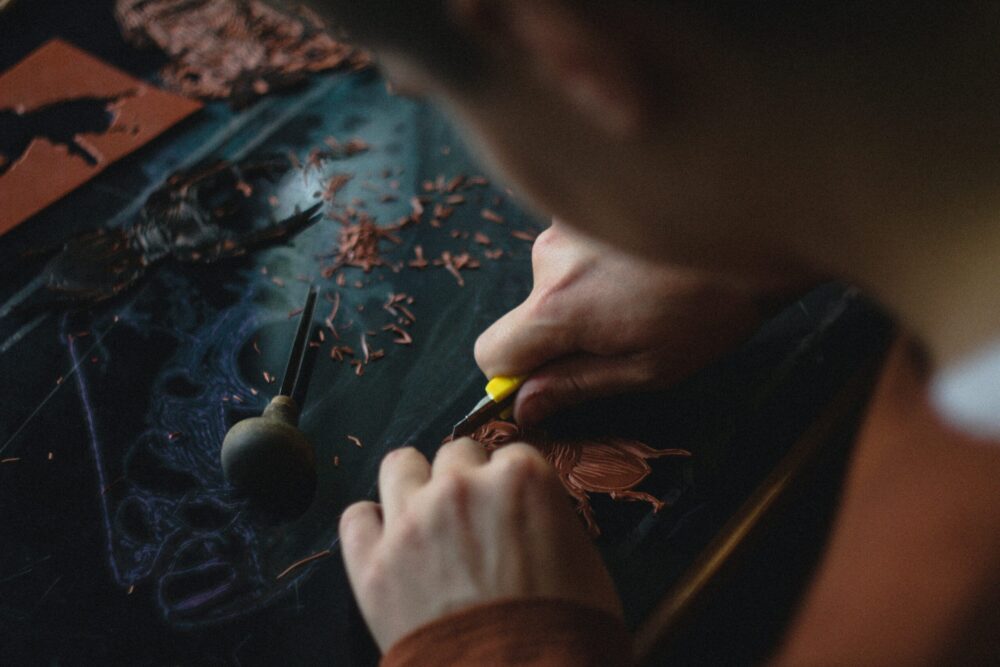 How to Start a Home Crafting Business as a Mom: A Comprehensive Guide