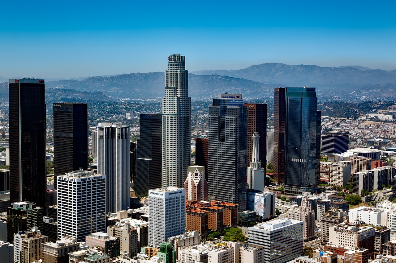 Expert Tips on How to Sell Your House in Los Angeles