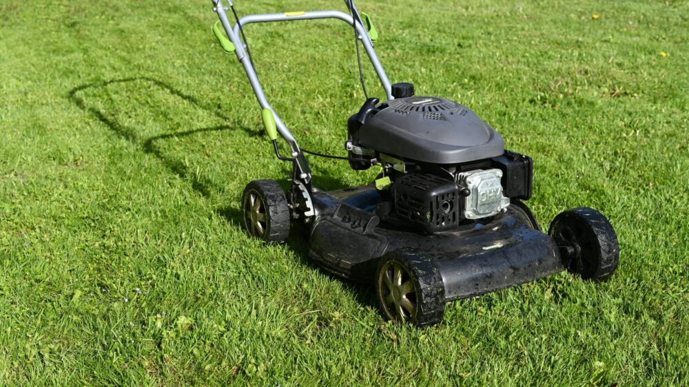 Lawn Mower Blade Materials Compared: Which One Lasts and Performs Best?