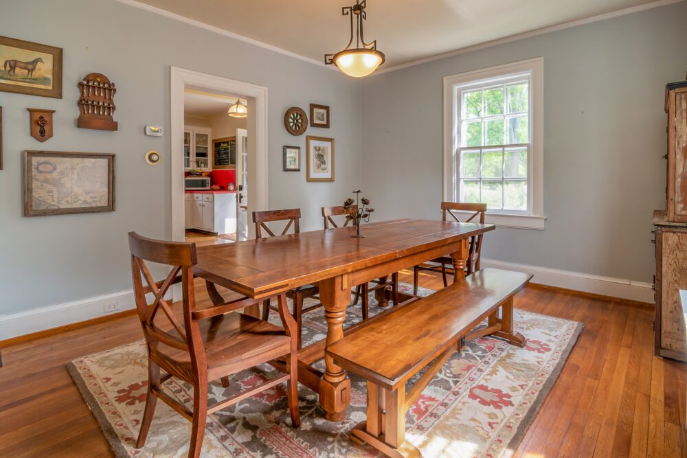 Wool Rug & Dining Room Rugs: How to Choose the Perfect Rug for Your Dining Space